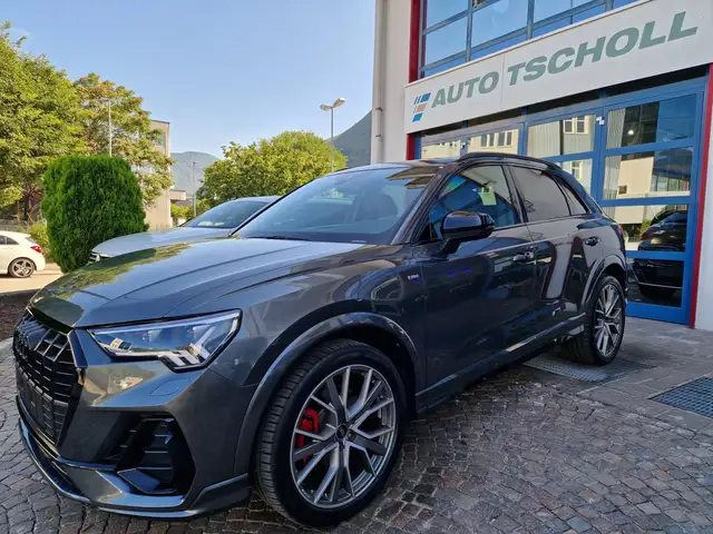 Audi Q3 main image