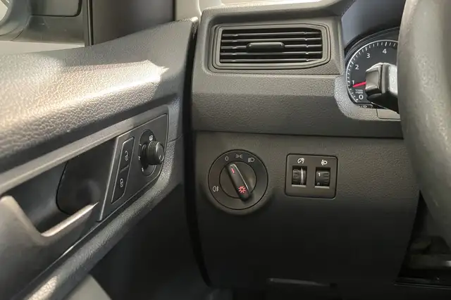 Volkswagen Caddy view 12