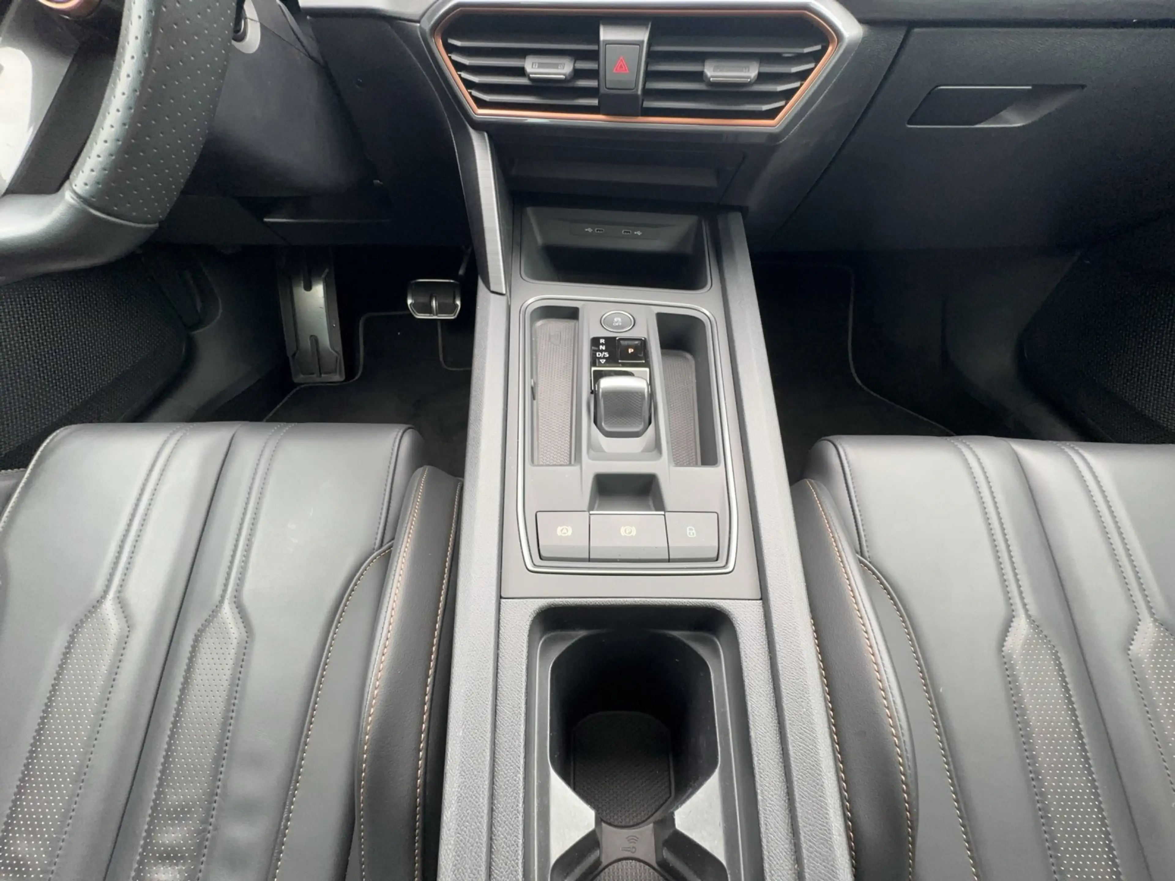 CUPRA Formentor VZ5 Formentor 2.5 TSI DSG 4Drive VZ5 | PANO | NAVI — photo 15