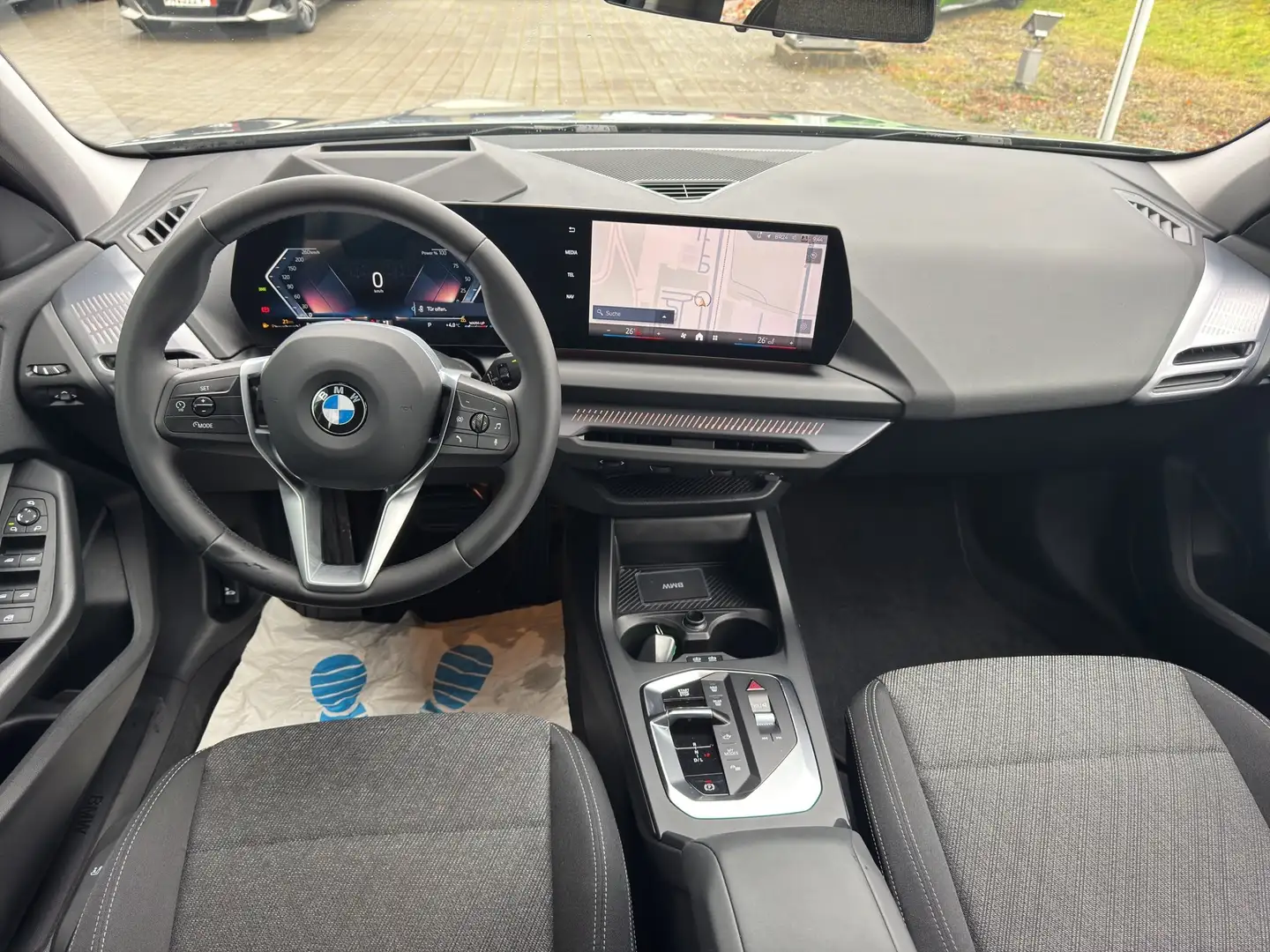 BMW 120 120 Liousine M Sport DrivingAssist HUD 360° SH Grau - 2