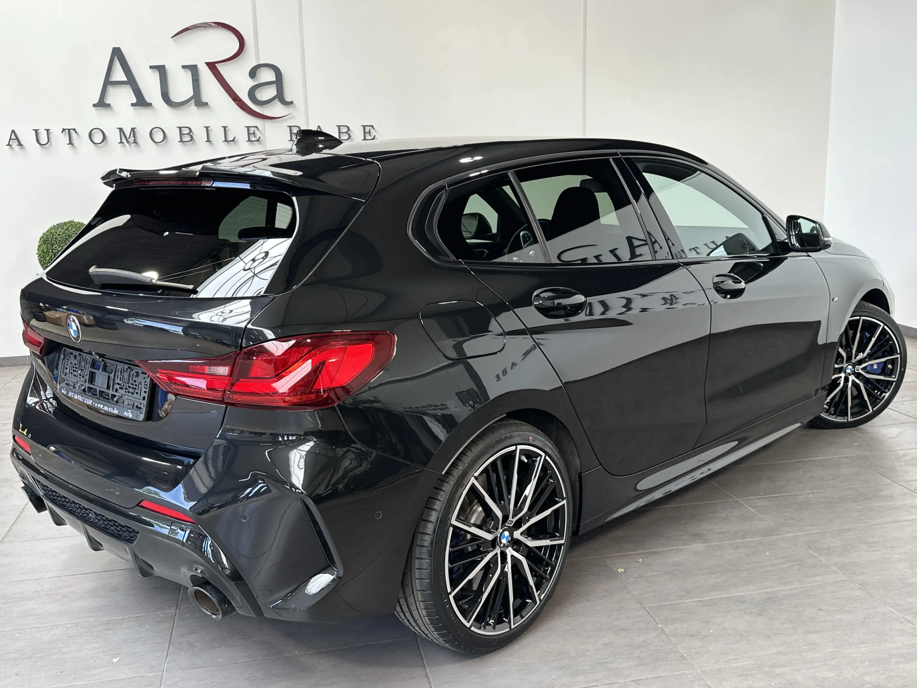BMW 135 i xDrive NAV+LED+KEYLESS+KAMERA+H&K+19ZO+1HD — photo 4