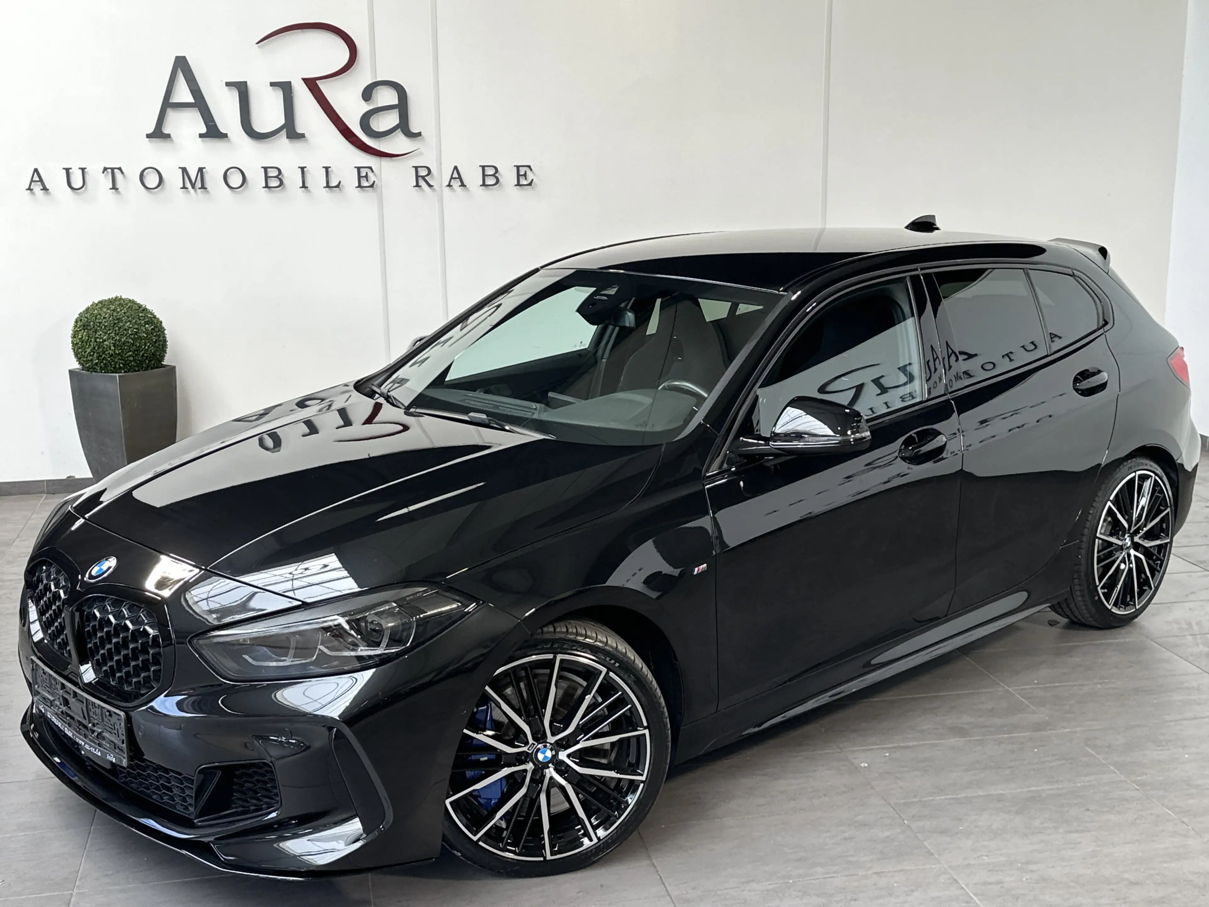 BMW 135 i xDrive NAV+LED+KEYLESS+KAMERA+H&K+19ZO+1HD — photo 2