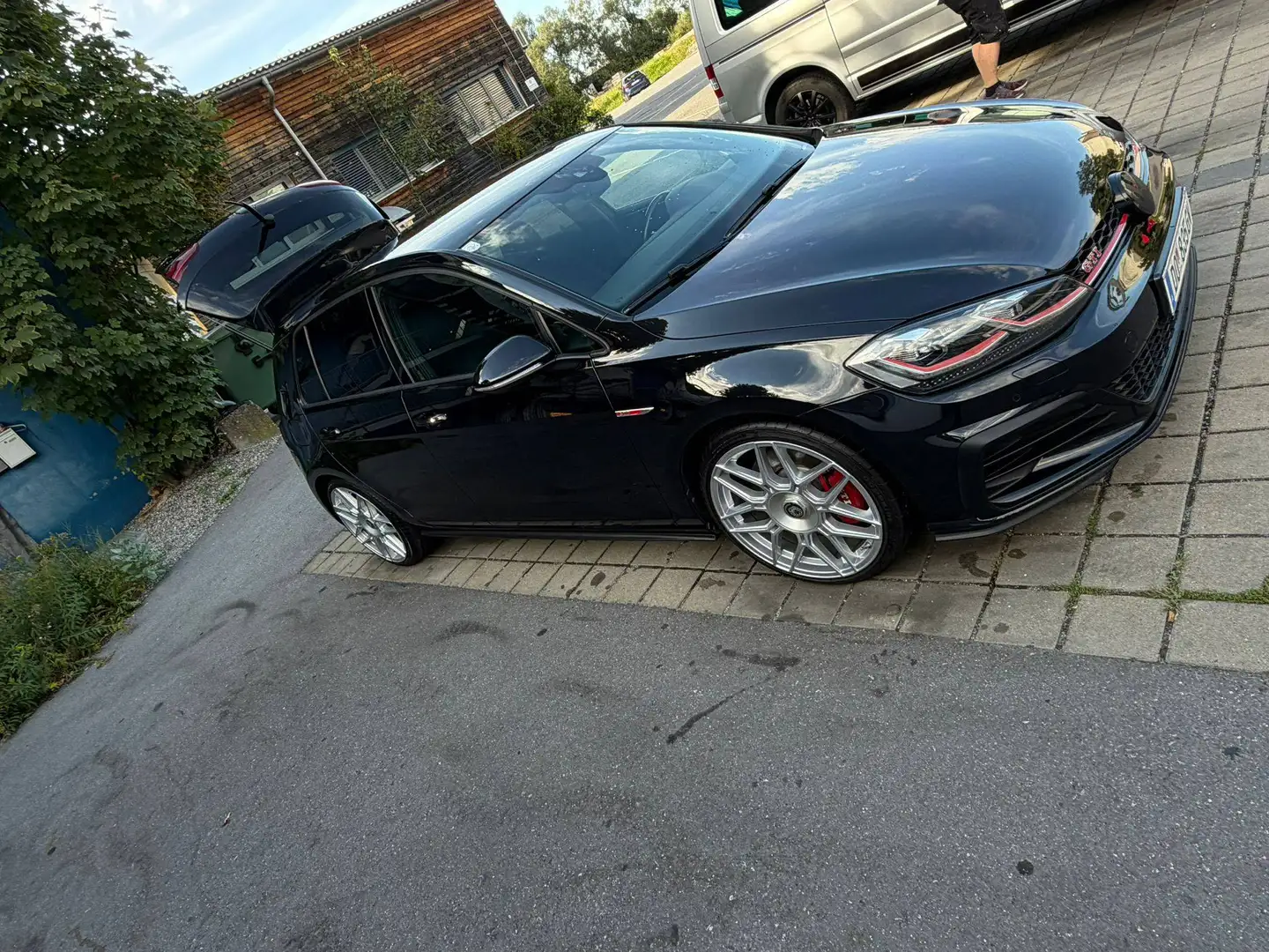 Volkswagen Golf GTI Golf GTI Performance 2,0 TSI DSG GTI Performance Schwarz - 2