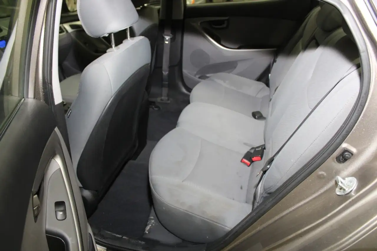 Hyundai ELANTRA снимка Hyundai ELANTRA