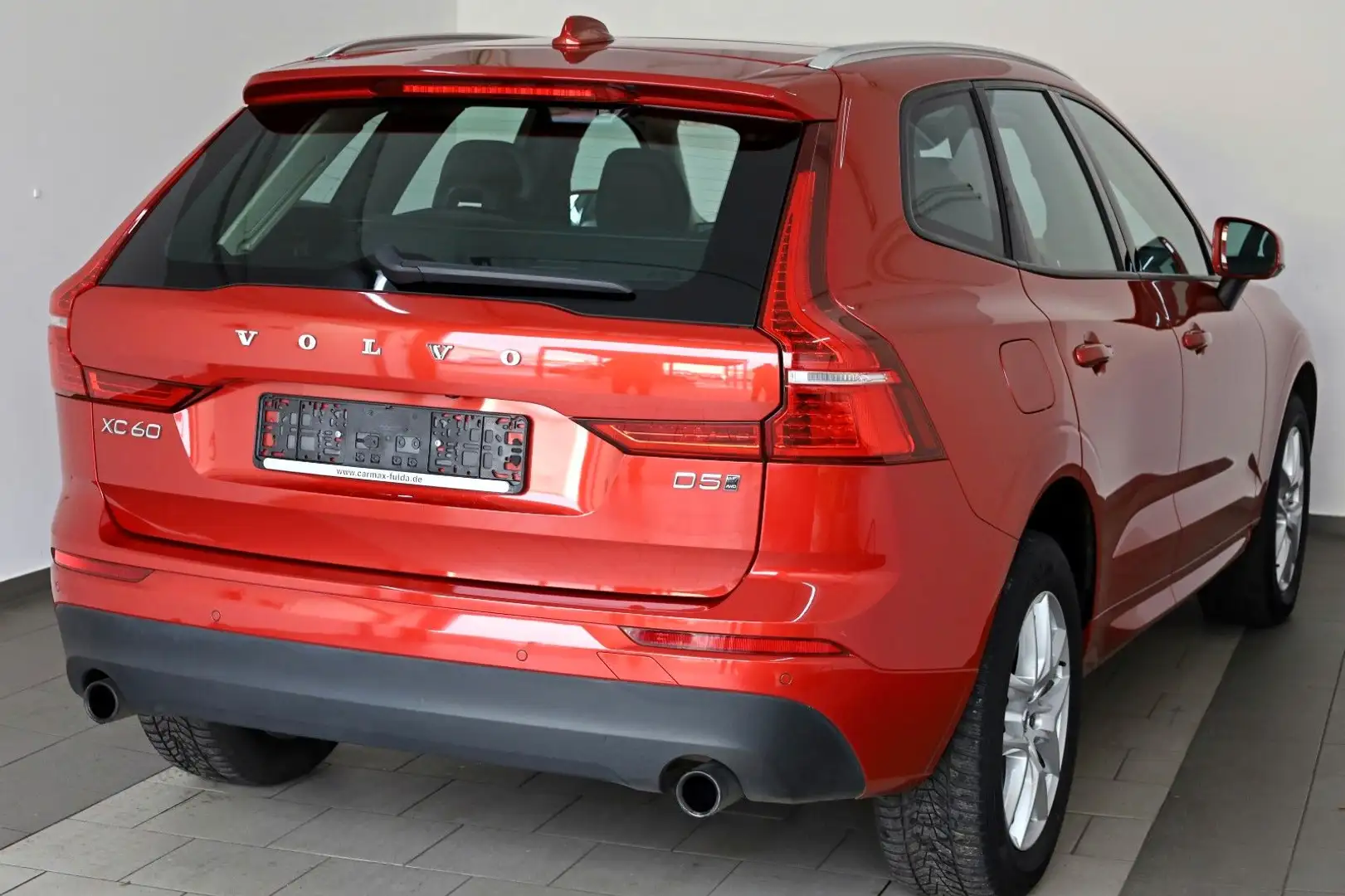 Volvo XC60 Momentum AWD Leder,Navi,LED,Panorama,4xSH Roşu - 2