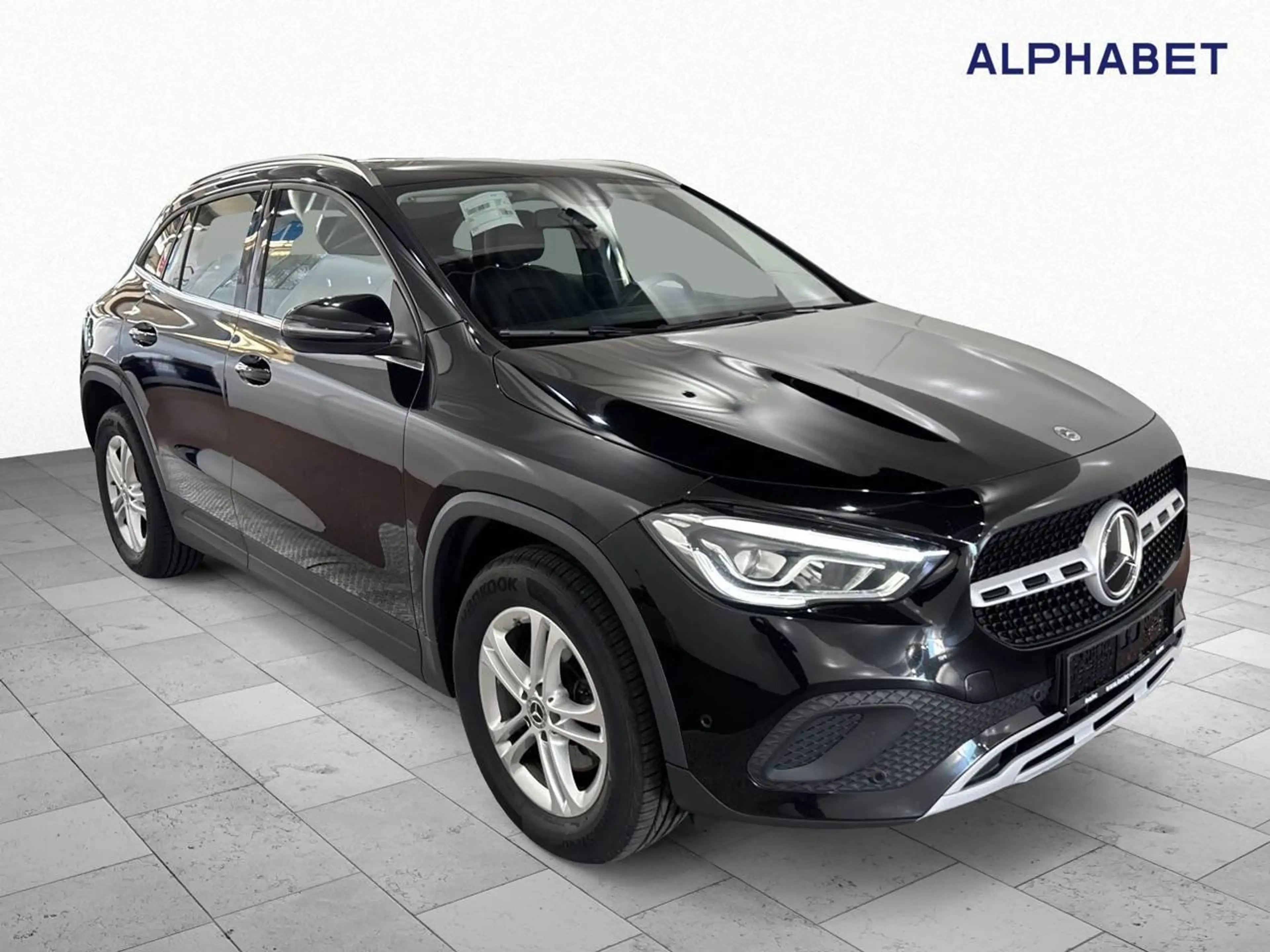Mercedes-Benz GLA 180 d AHK Key LED Lane Navi RKam AUT Klima — photo 6