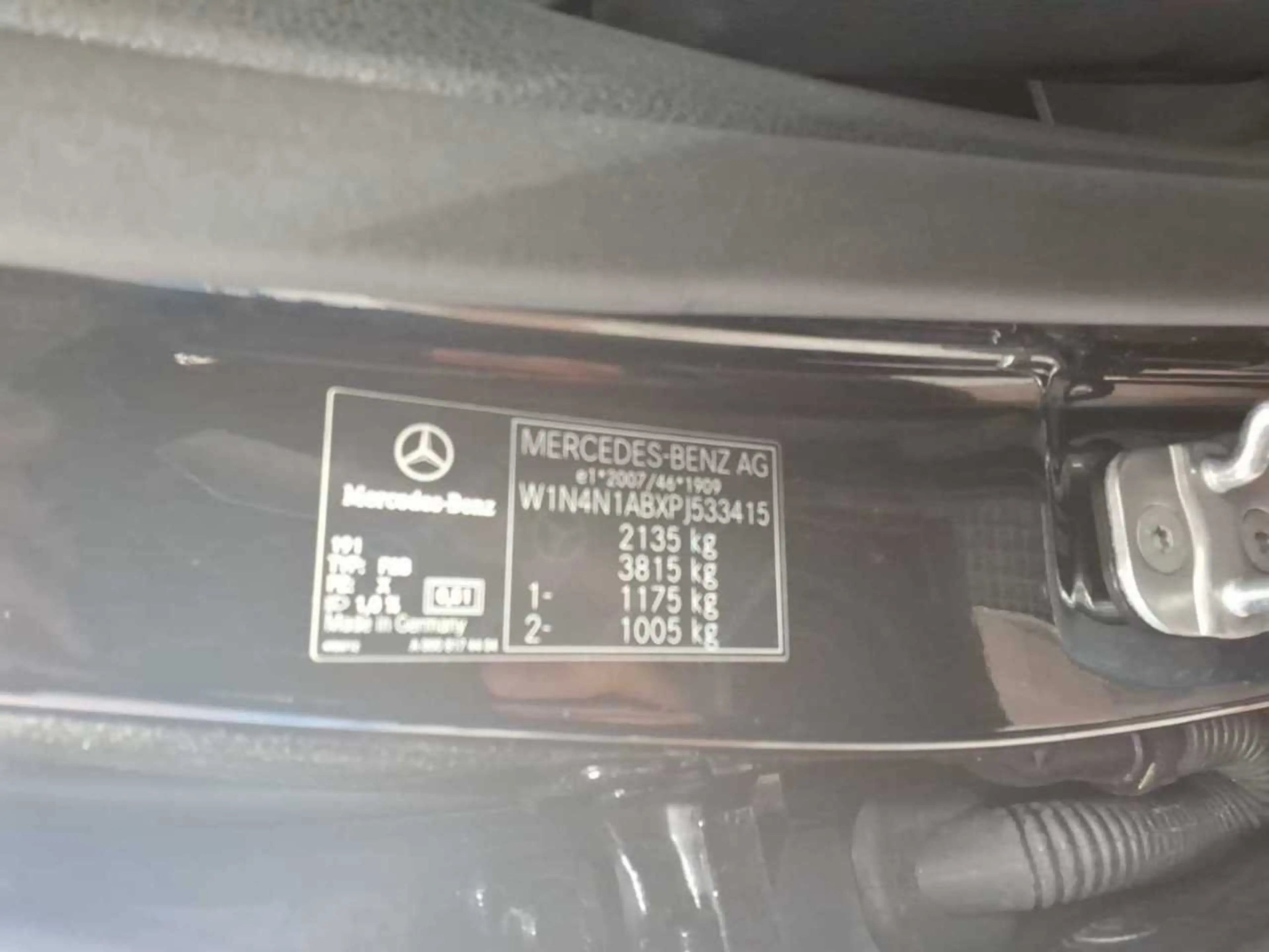 Mercedes-Benz GLA 180 d AHK Key LED Lane Navi RKam AUT Klima — photo 13