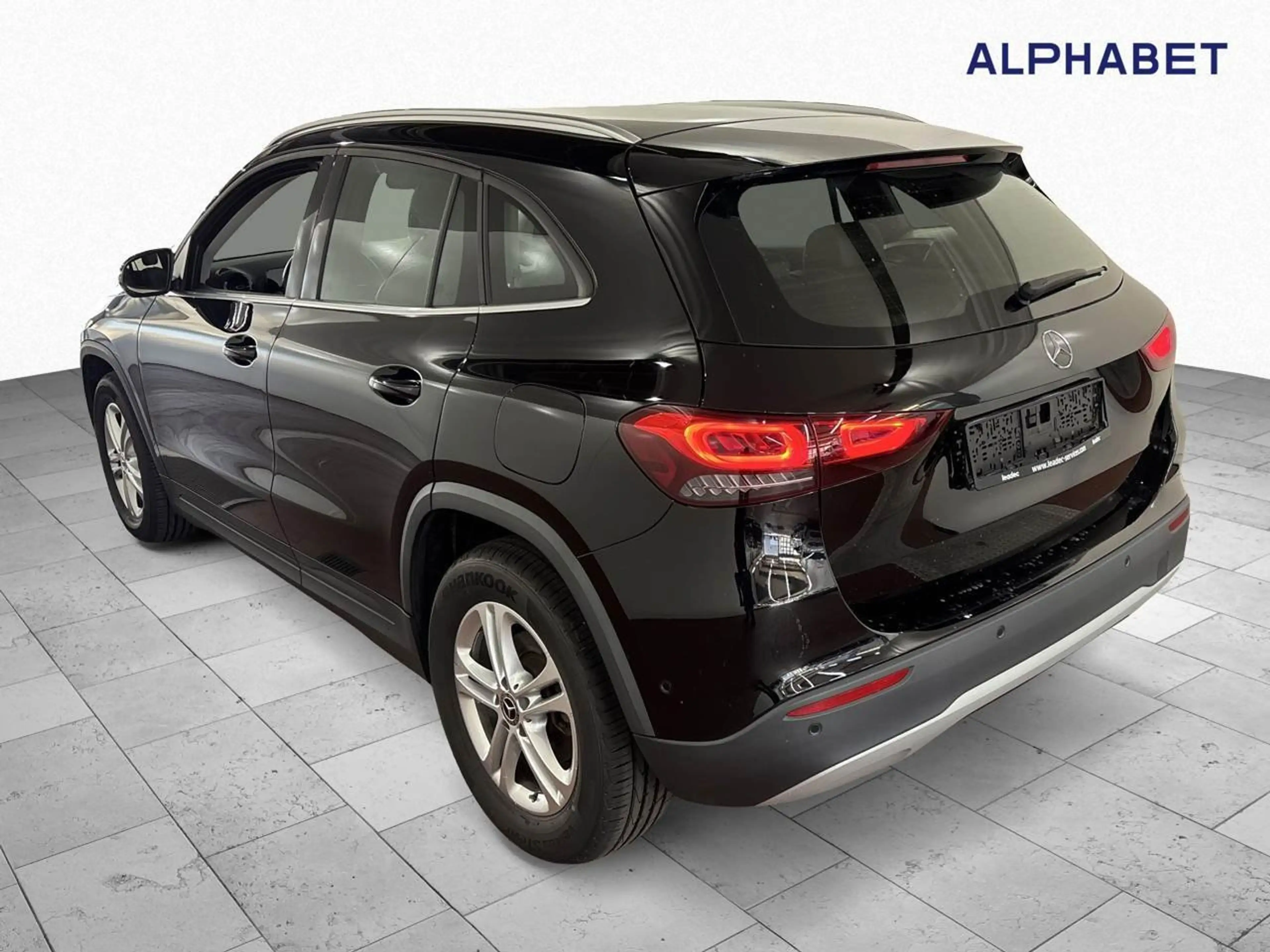 Mercedes-Benz GLA 180 d AHK Key LED Lane Navi RKam AUT Klima — photo 7