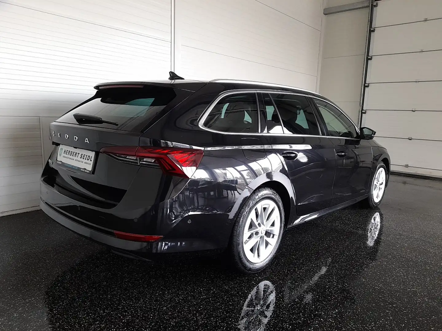 Skoda Octavia Combi STYLE 2,0 TDI DSG *MATRIX-LED / DCC / HEA... Schwarz - 2