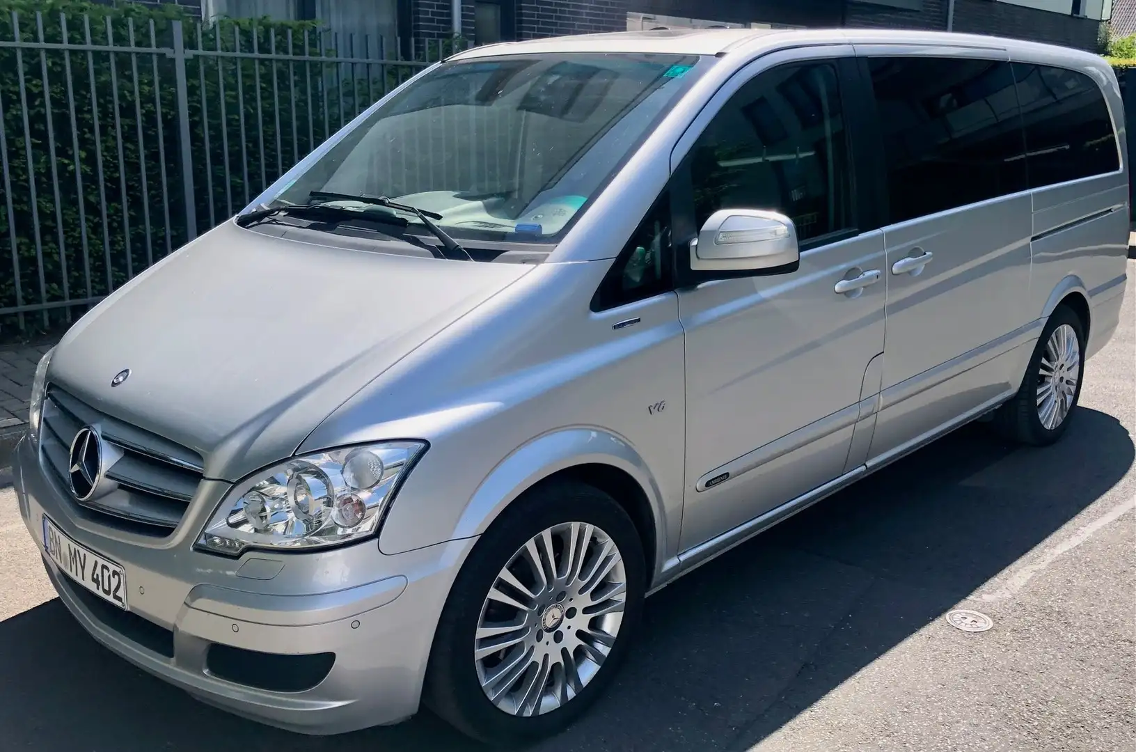 Mercedes-Benz Viano Viano 3.0 CDI DPF lang Automatik Ambiente Edition Silber - 2