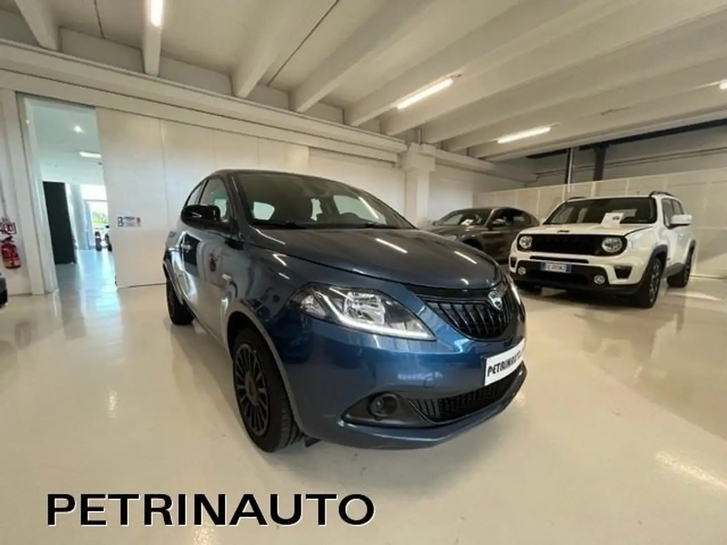 Lancia Ypsilon 1.0 SILVER 5p MY23 Hybrid Blauw - 2