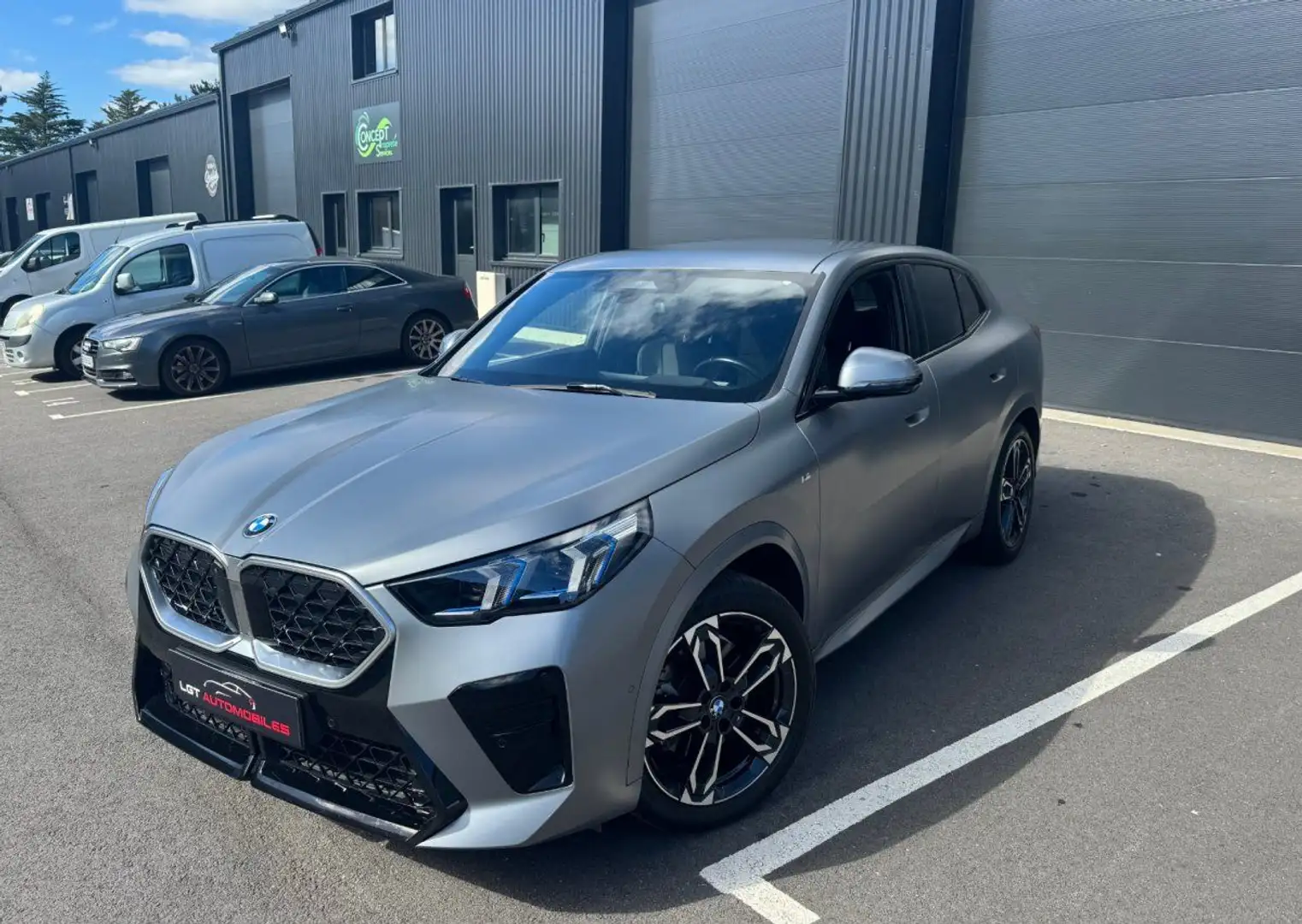 BMW X2 (U10) 20i sDrive 1.5 i 12V Steptronic 170 cv Boîte auto Gris - 2