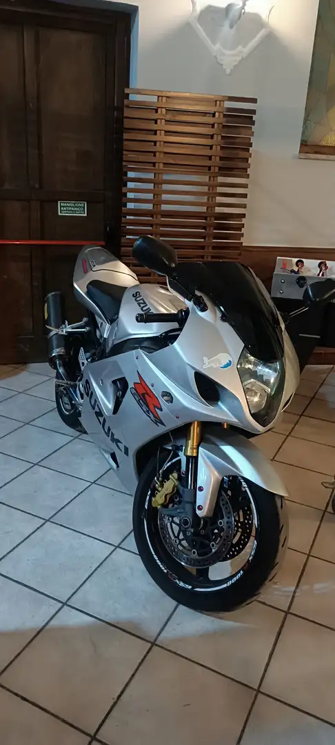 Suzuki GSX-R 1000 Sport Plateado - 1