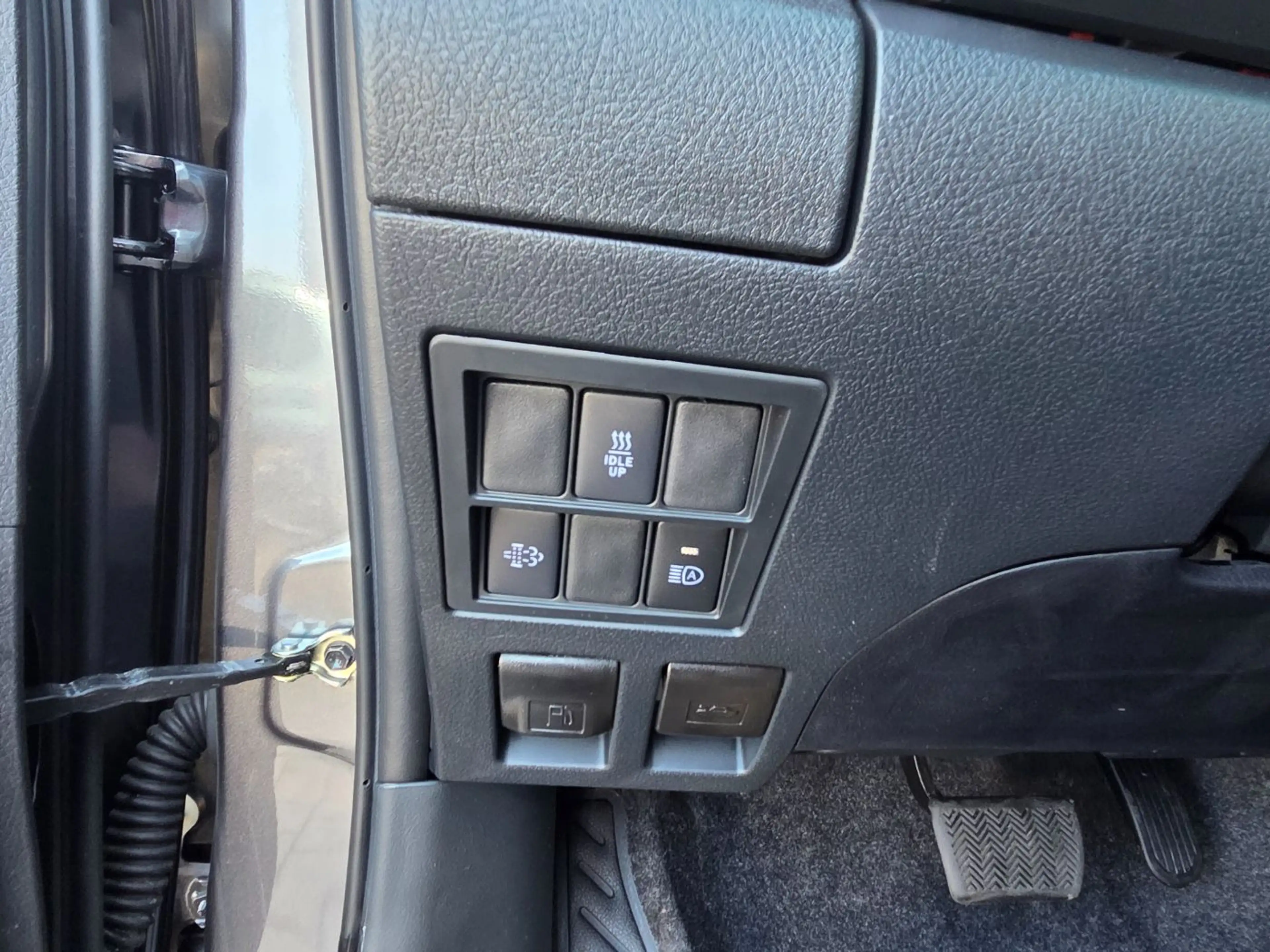 Toyota Hilux 2.8 D-4D 4x4 Double Cab Executive LED. Navi — photo 14