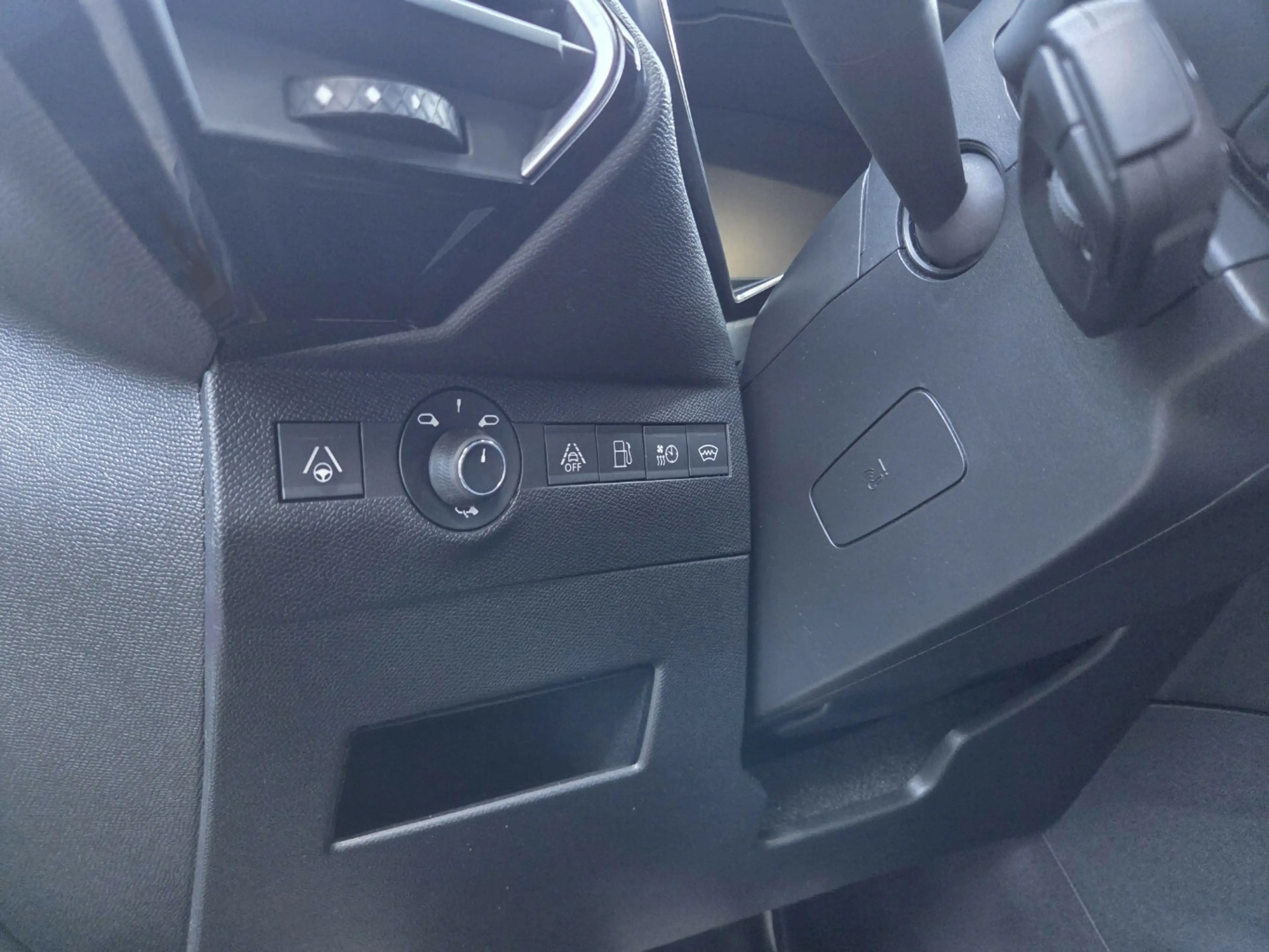 DS Automobiles DS 7 Crossback .4x4.PanSD.Led.SHZ+Lüft.Cam.AHK — photo 15