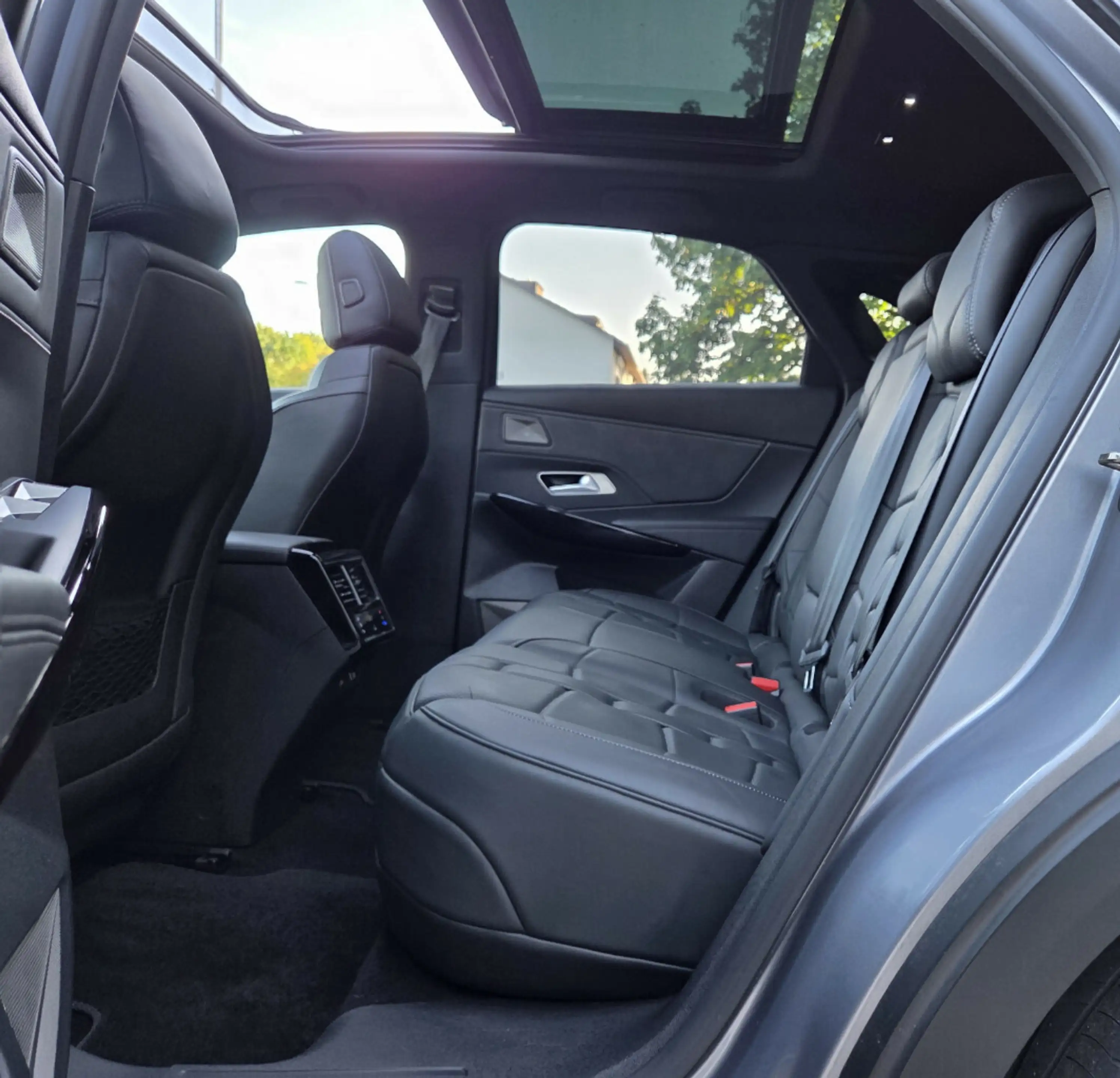 DS Automobiles DS 7 Crossback .4x4.PanSD.Led.SHZ+Lüft.Cam.AHK — photo 11