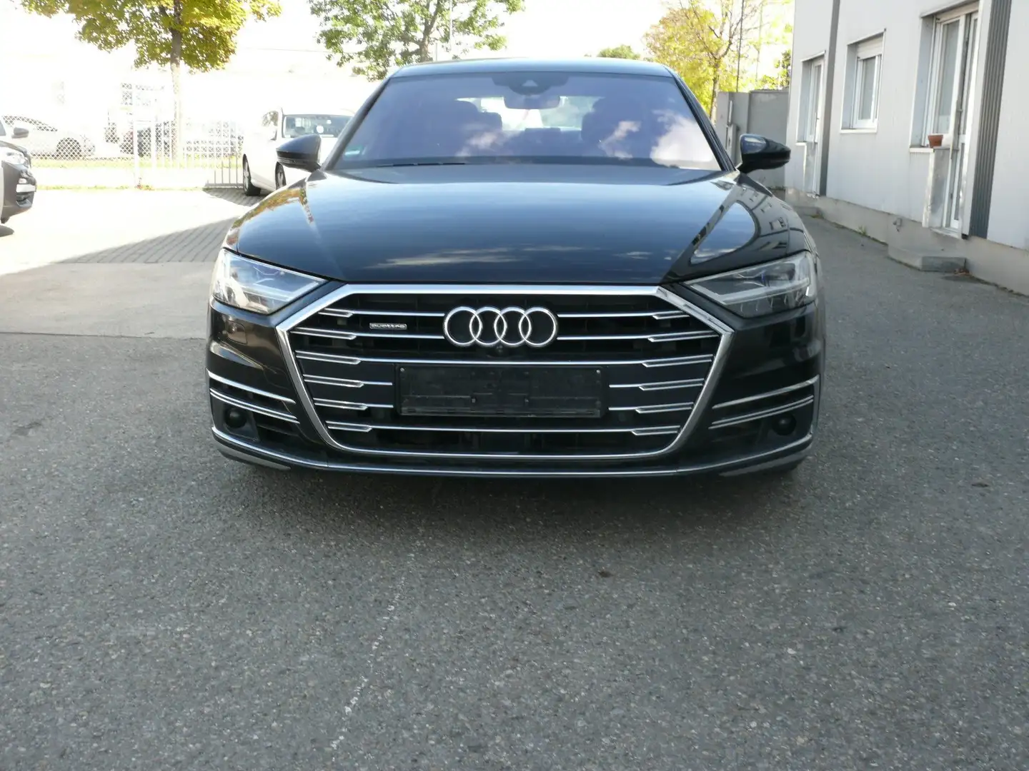 Audi A8 50 TDI L quattro Schwarz - 1