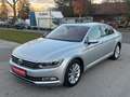 Volkswagen Passat Highline 2,0 TDI SCR DSG / VIRTUAL COCKPIT / MA... Silber - thumbnail 2