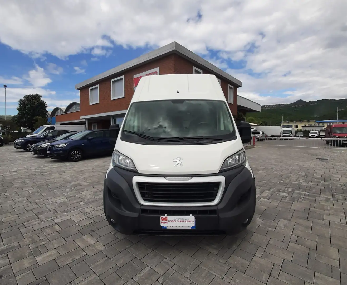 Peugeot Boxer 2.0 35 163 CV MAXI SUPER ALTO L4H3 PEDANA CARICATR Blanco - 2