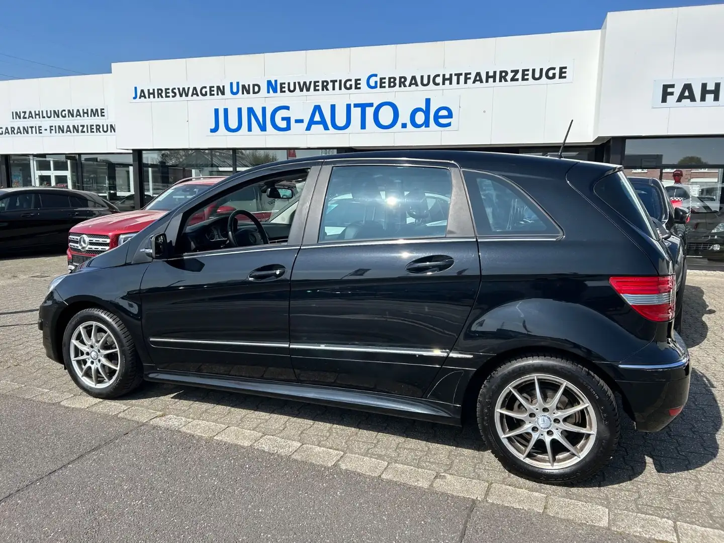 Mercedes-Benz B 180 SPORTPAKET PDC TEILLEDER Noir - 1