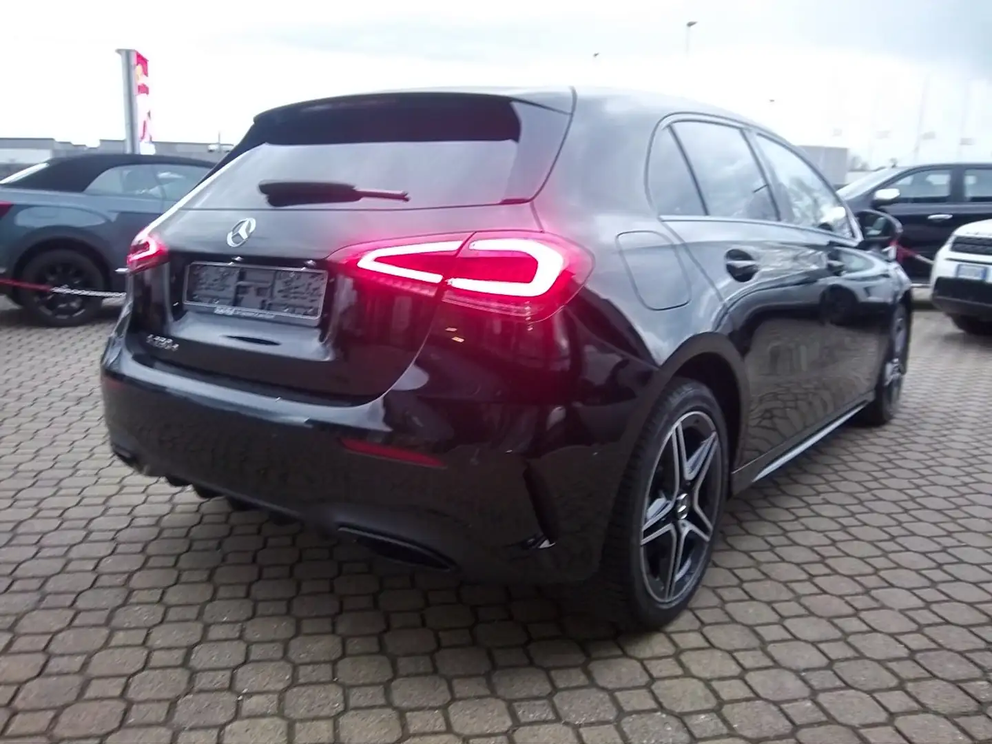 Mercedes-Benz A 250 e EQ POWER Premium Plus edition AMG MBUX NIGHT Nero - 2