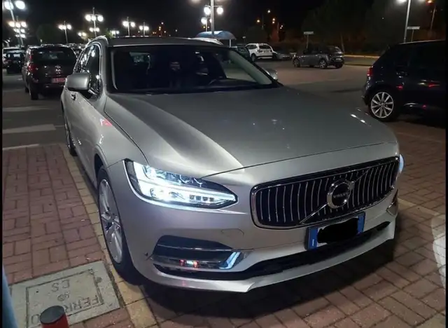 Volvo V90