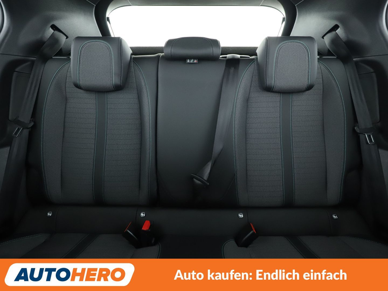 Peugeot e-2008 electric drive 100 kW Allure Pack Aut.*NAVI* — photo 15