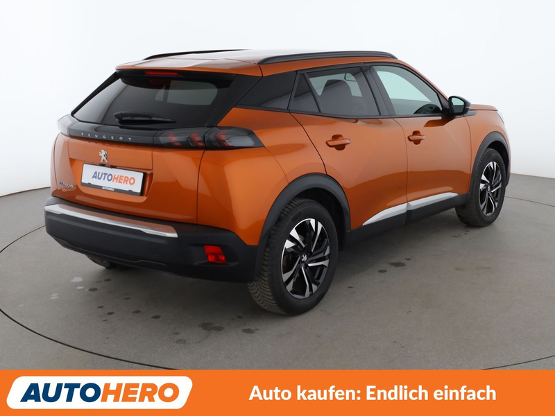 Peugeot e-2008 electric drive 100 kW Allure Pack Aut.*NAVI* — photo 6