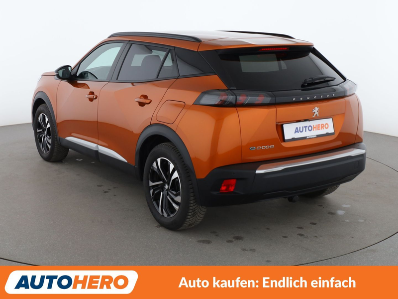 Peugeot e-2008 electric drive 100 kW Allure Pack Aut.*NAVI* — photo 4