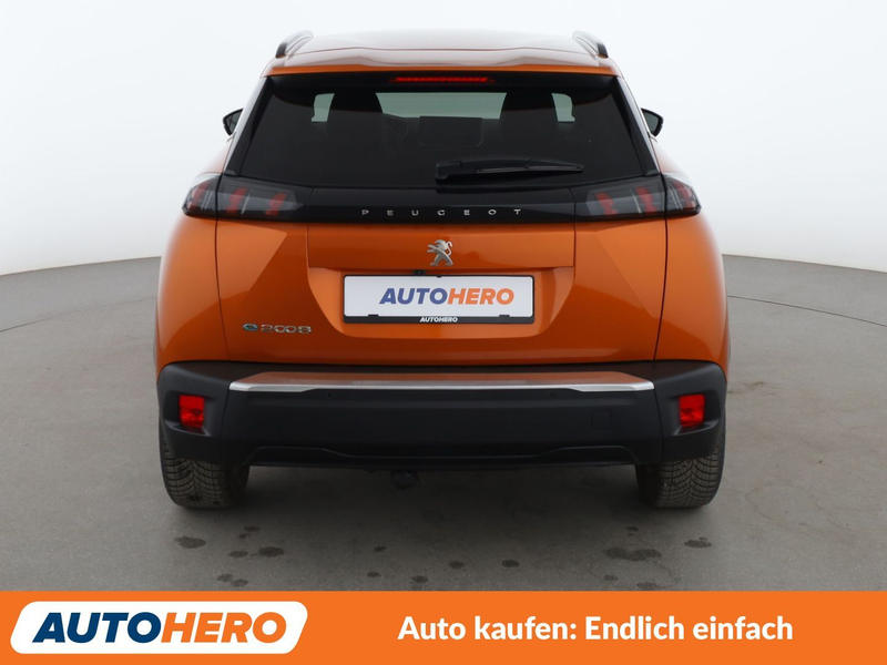 Peugeot e-2008 electric drive 100 kW Allure Pack Aut.*NAVI* — photo 5