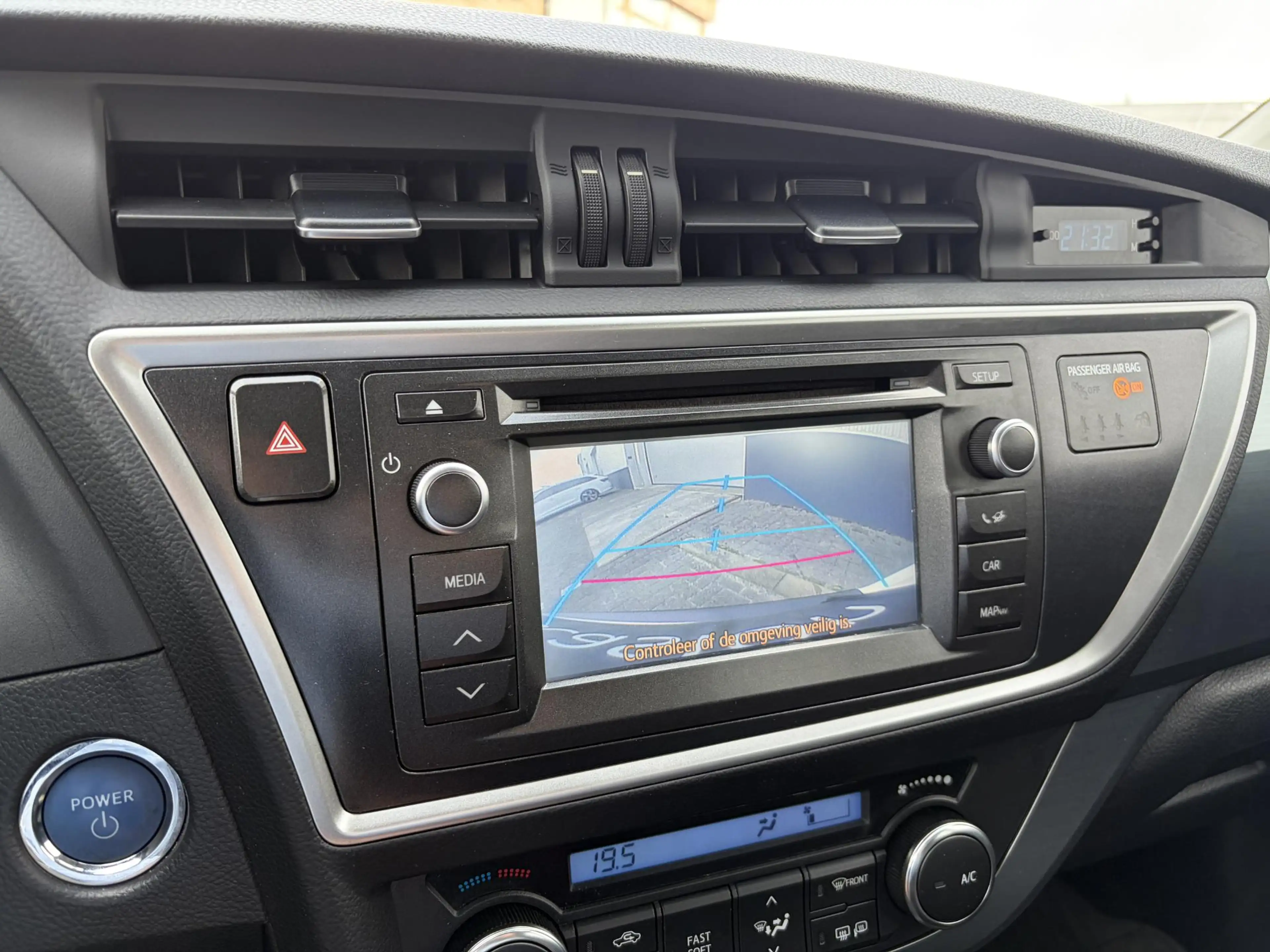 Toyota Auris Touring Sports 1.8 Hybrid Dynamic — photo 15