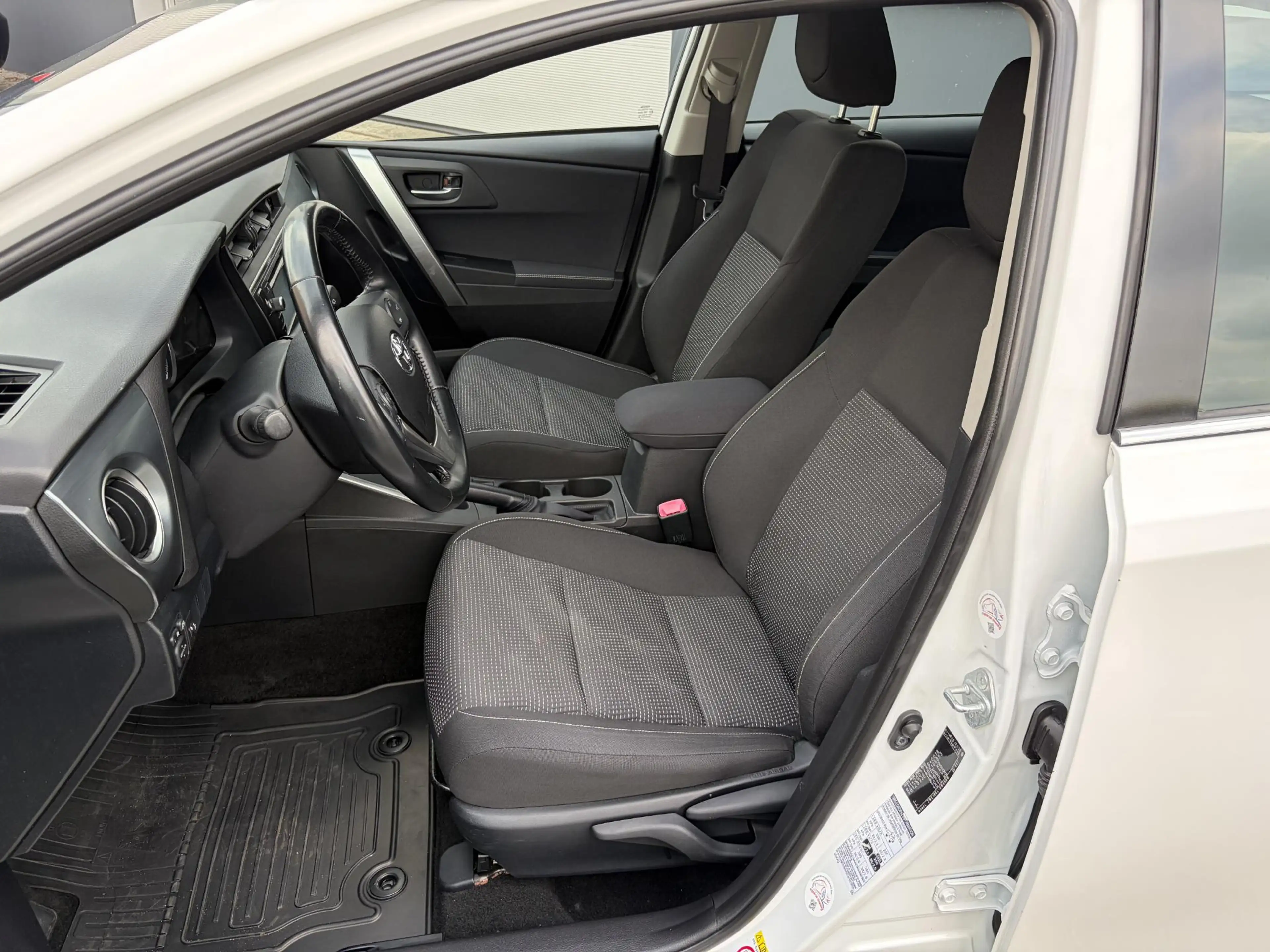 Toyota Auris Touring Sports 1.8 Hybrid Dynamic — photo 4