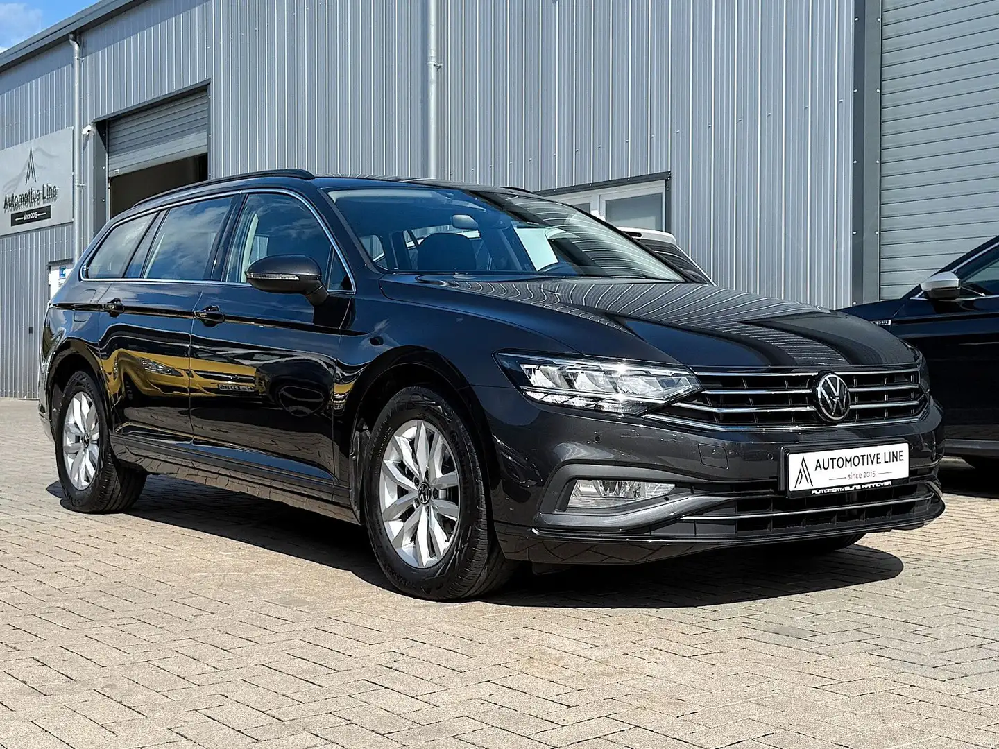 Volkswagen Passat Variant PASSAT 2.0 TDI/KAMERA/ACC/AHK/MASSAGE/NAVI/LED S Grau - 1