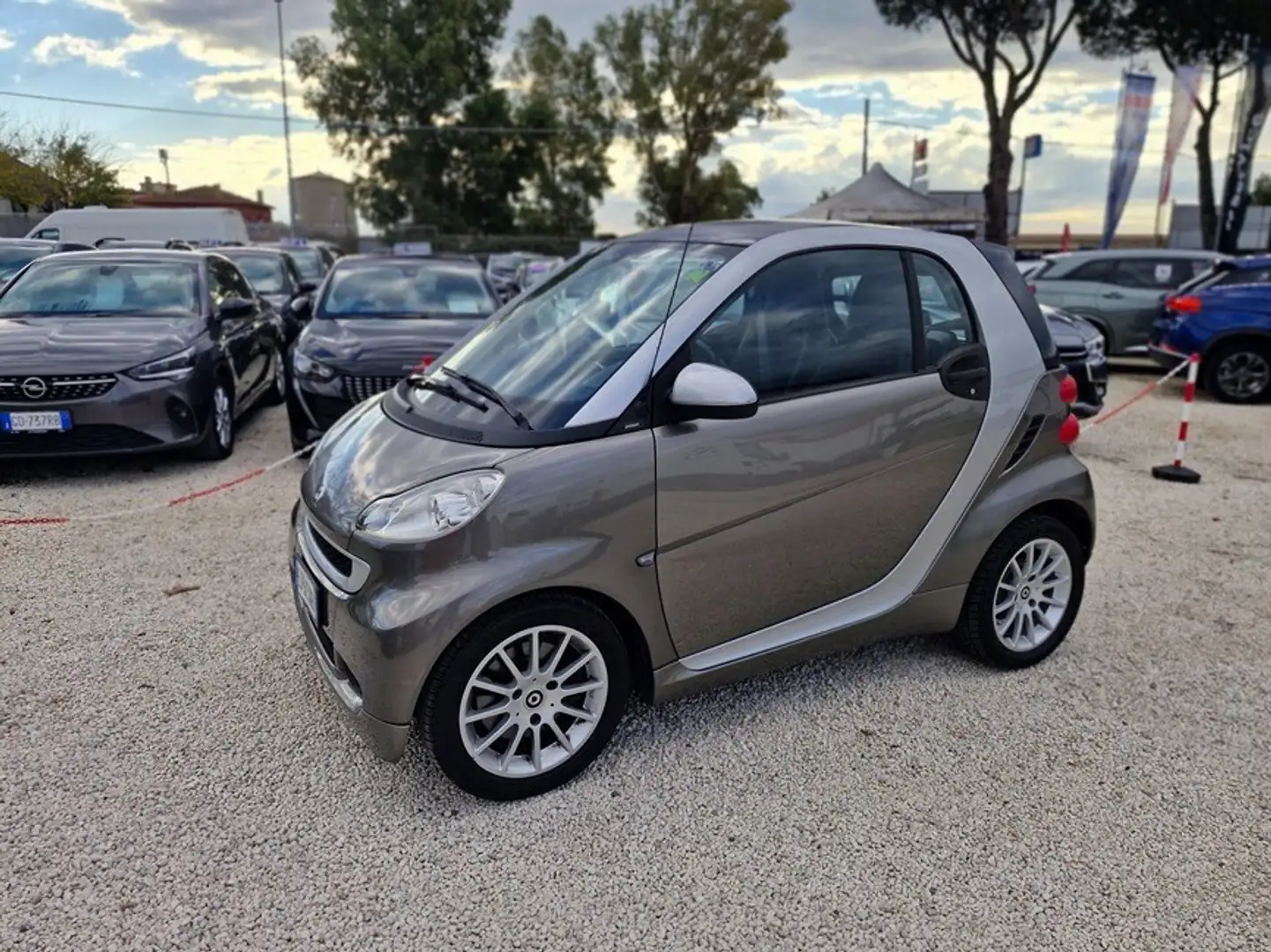smart forTwo fortwo 800 40 kW coupé passion cdi Grau - 1