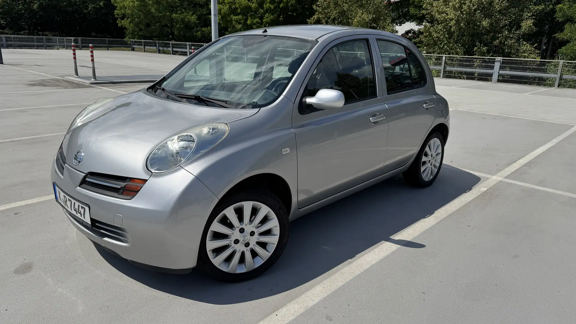 Nissan Micra 1.2 acenta Automatik Silber - 1