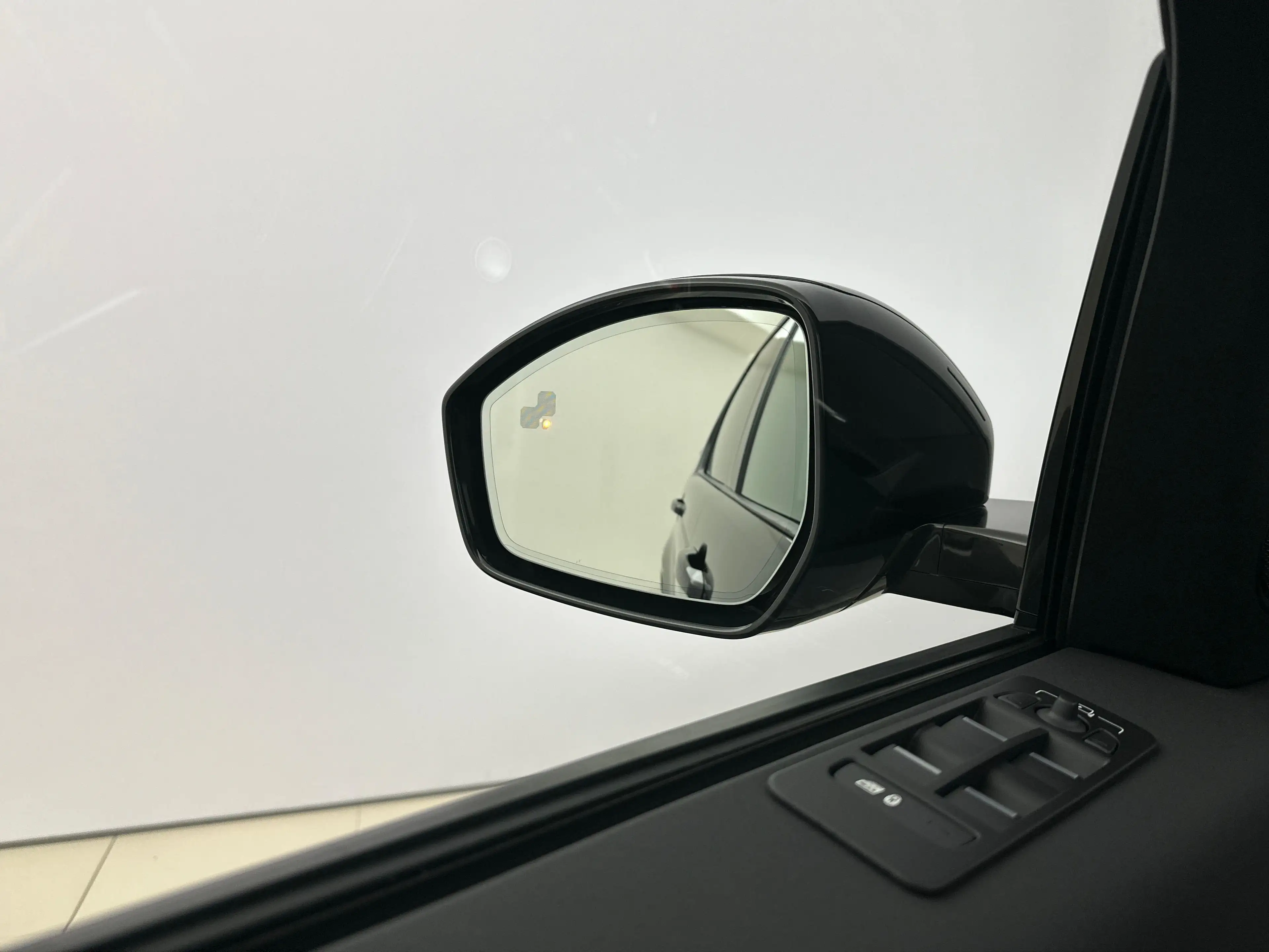Land Rover Discovery Sport P270e S AWD Auto. 25.5MY — photo 13