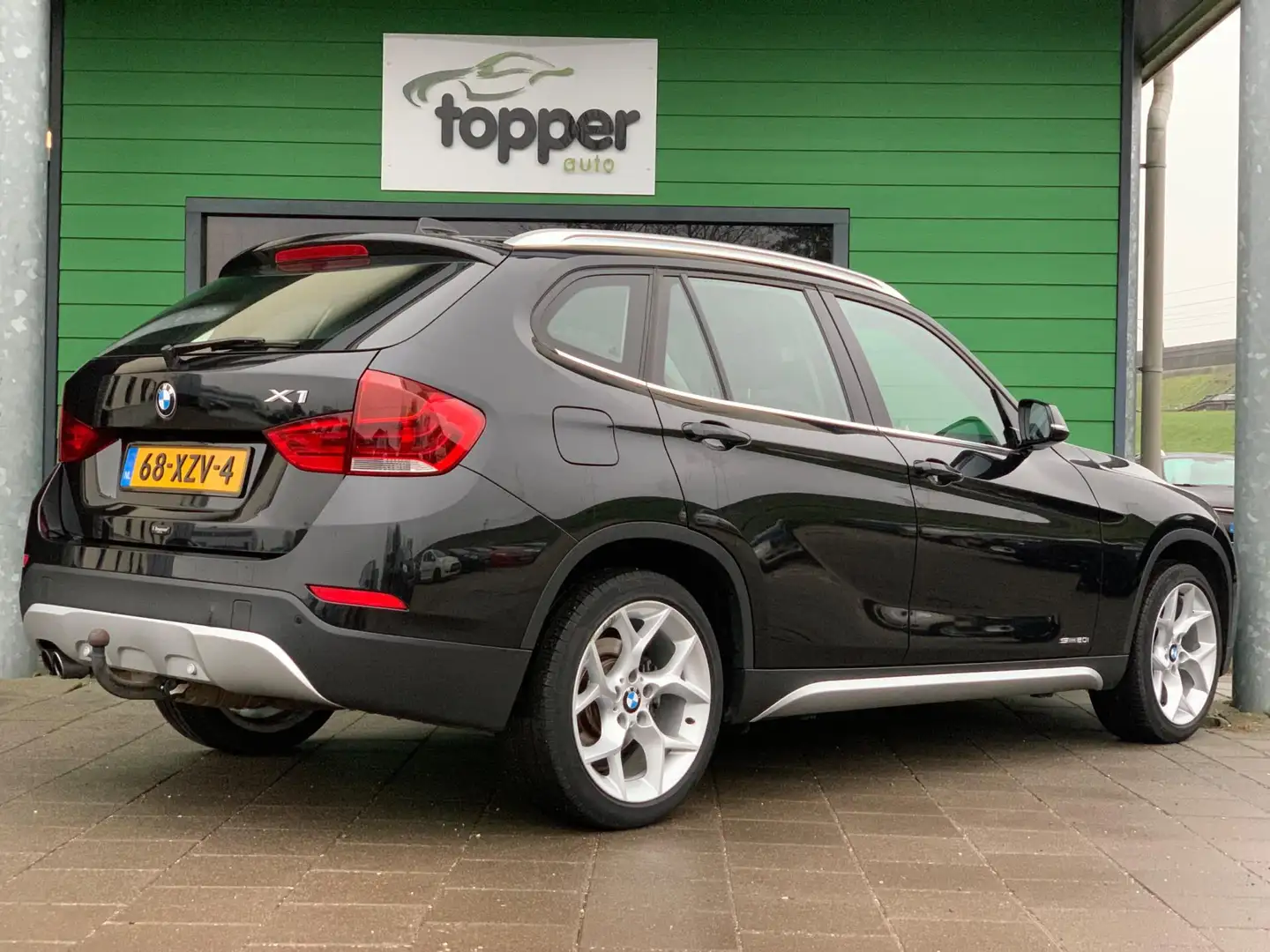 BMW X1 SDrive20i Upgrade Edition | Automaat | Navi | Crui Schwarz - 2