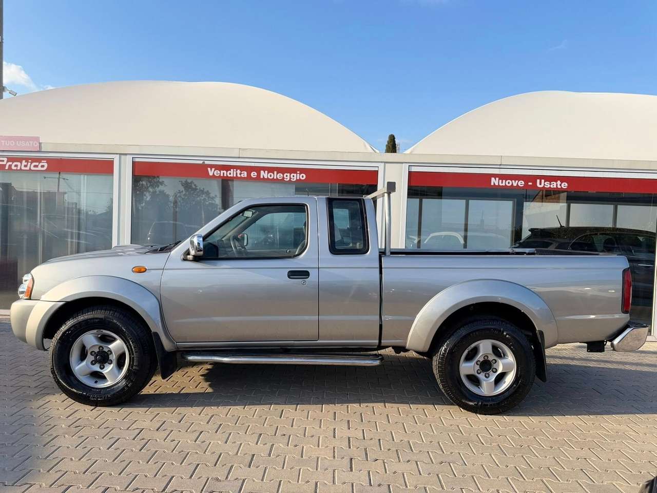 Nissan Navara Nissan King Cab 2.5 Diesel 2 porte con gancio di t
