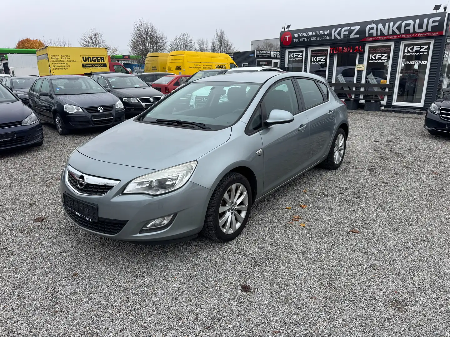 Opel Astra Astra J Lim. 5-trg. Design Edition KLIMA!!AHK!! Grau - 1