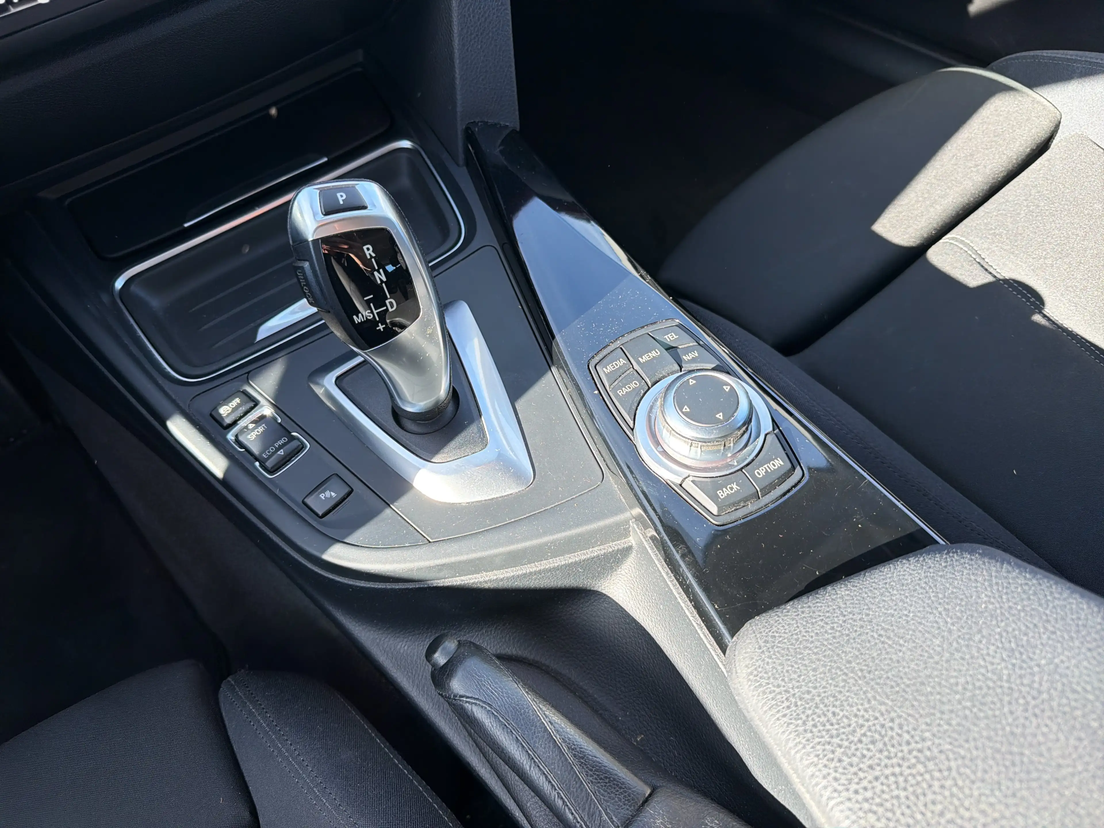 BMW 320 d Touring Sport Line Xenon Pano.Dach Navi Prof. Sh — photo 12