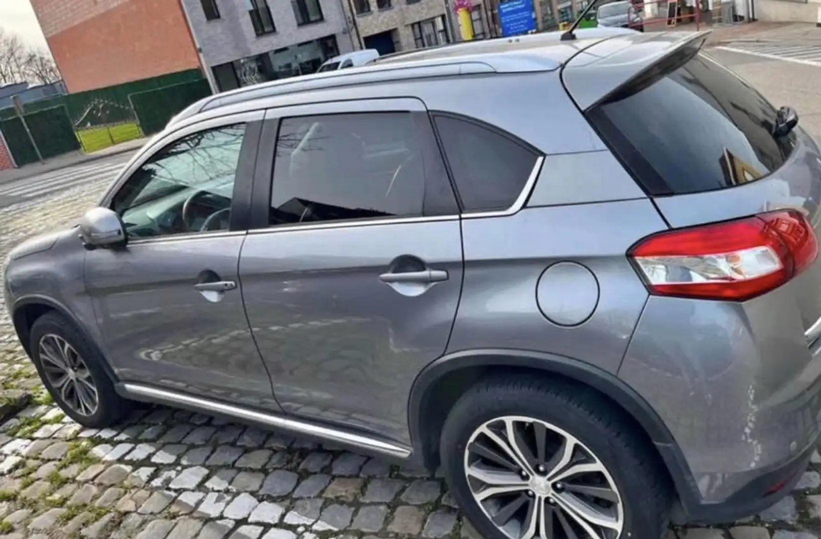 Peugeot 4008 1.6 e-HDi Allure S&S - 2
