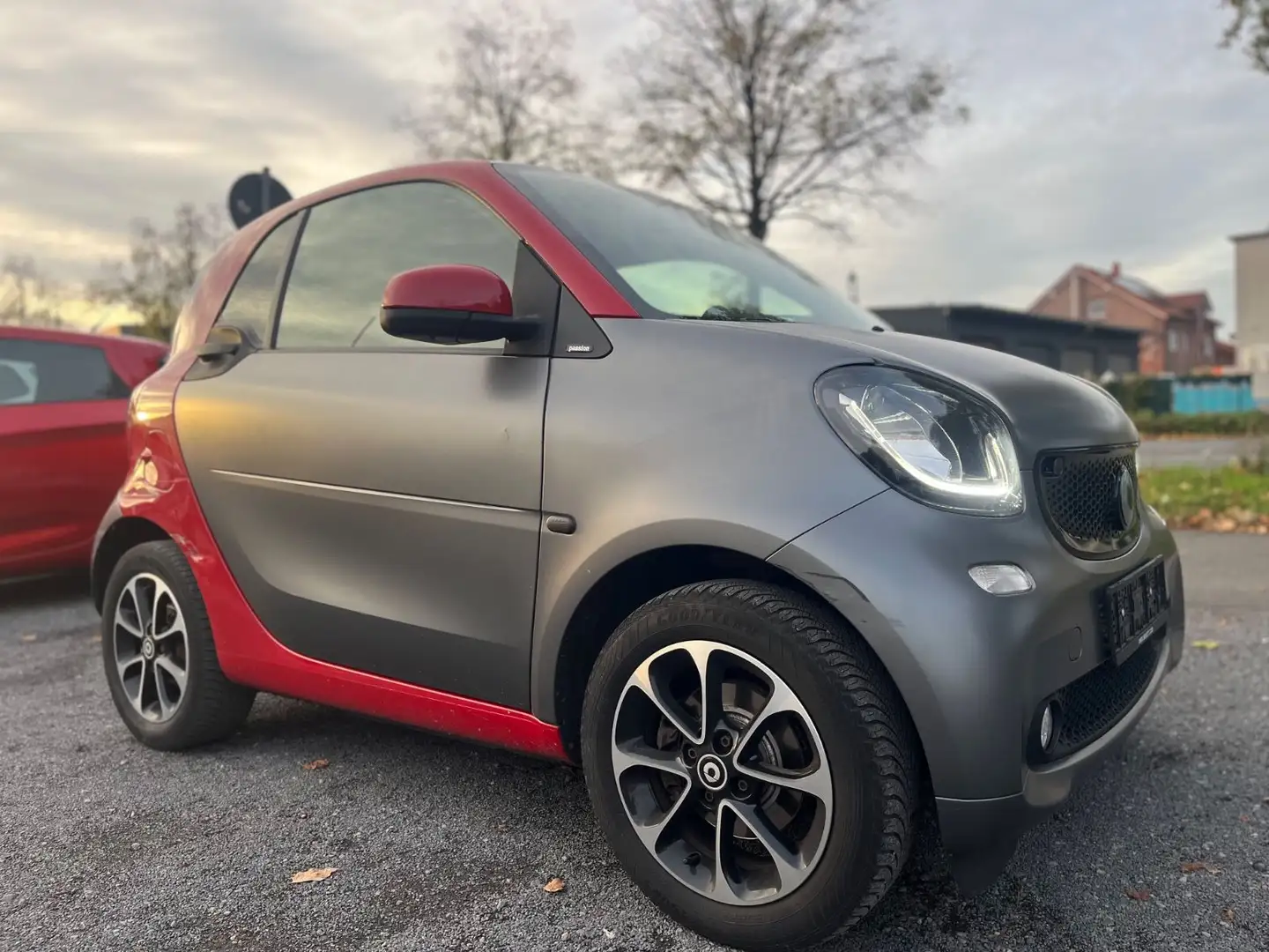 smart forTwo Passion 66kW*JBL*Kamera*Pano*Navi Rot - 2