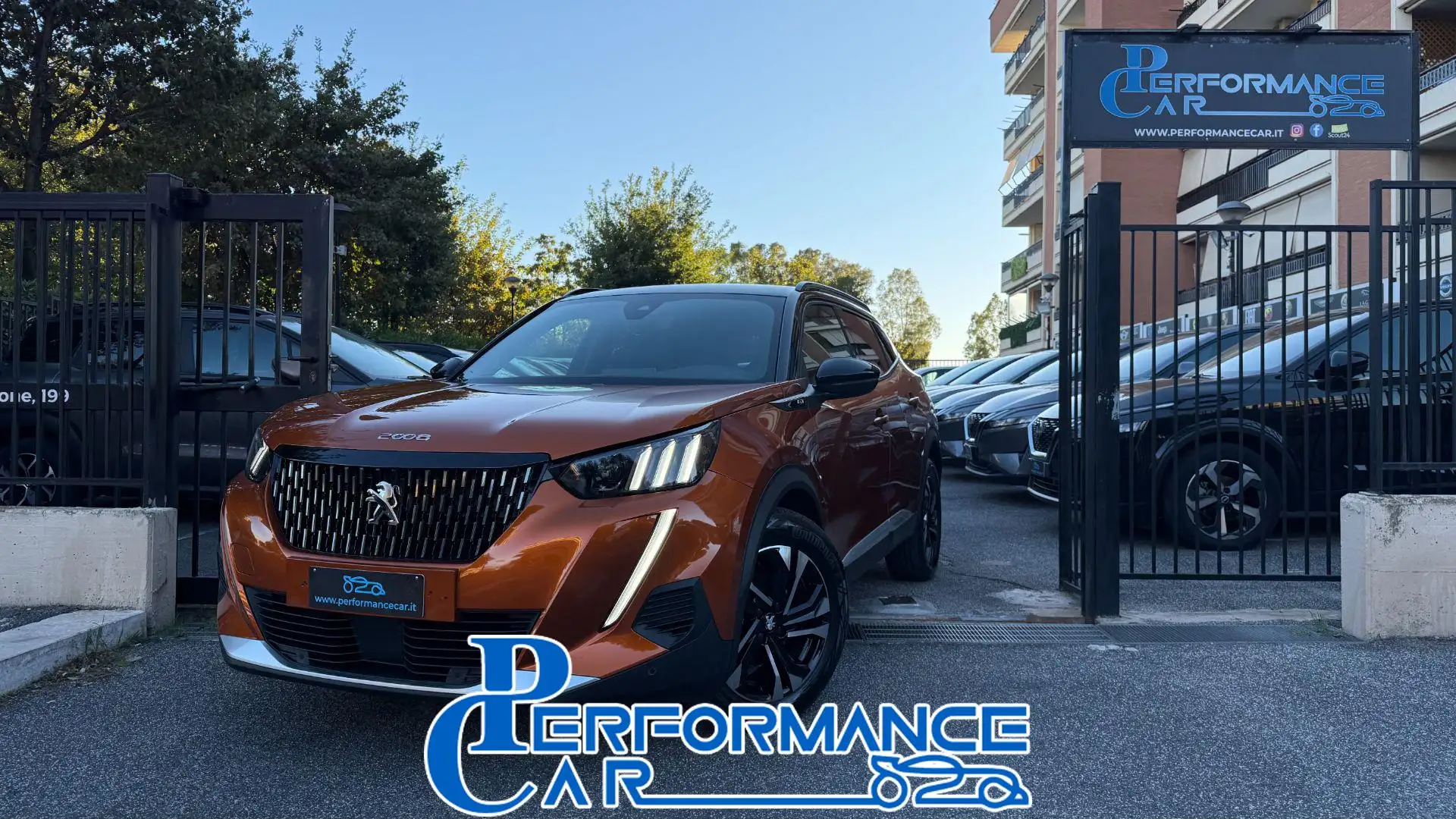 Peugeot 2008 1.2 PURETECH 131CV S&S GT*CL17*FULL LED* Grau - 1