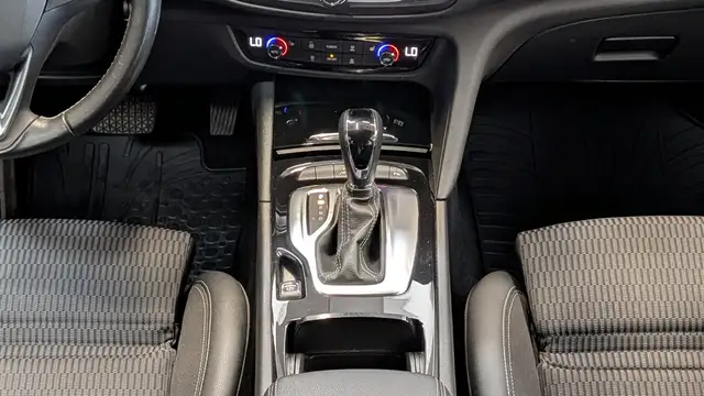 Opel Insignia view 14