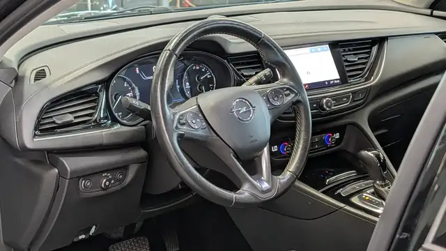 Opel Insignia view 12