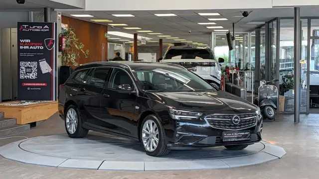 Opel Insignia view 3