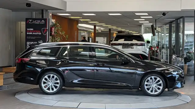 Opel Insignia view 5