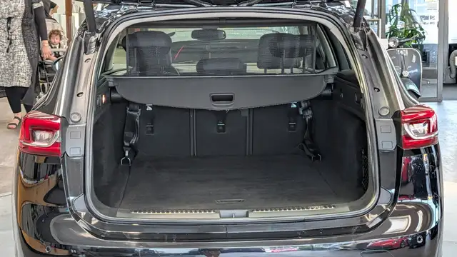 Opel Insignia view 9