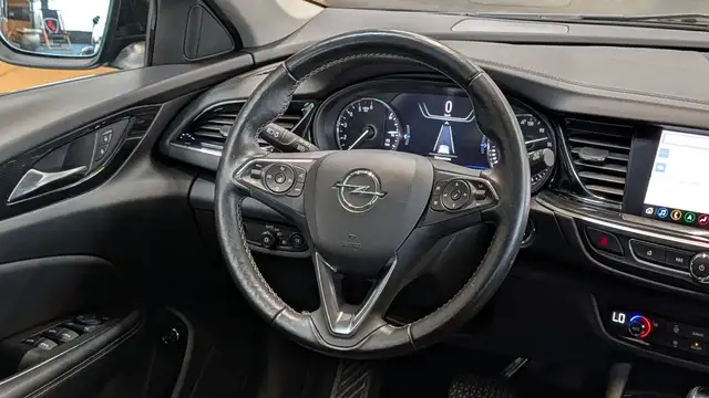 Opel Insignia view 13
