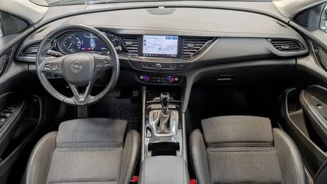 Opel Insignia view 11